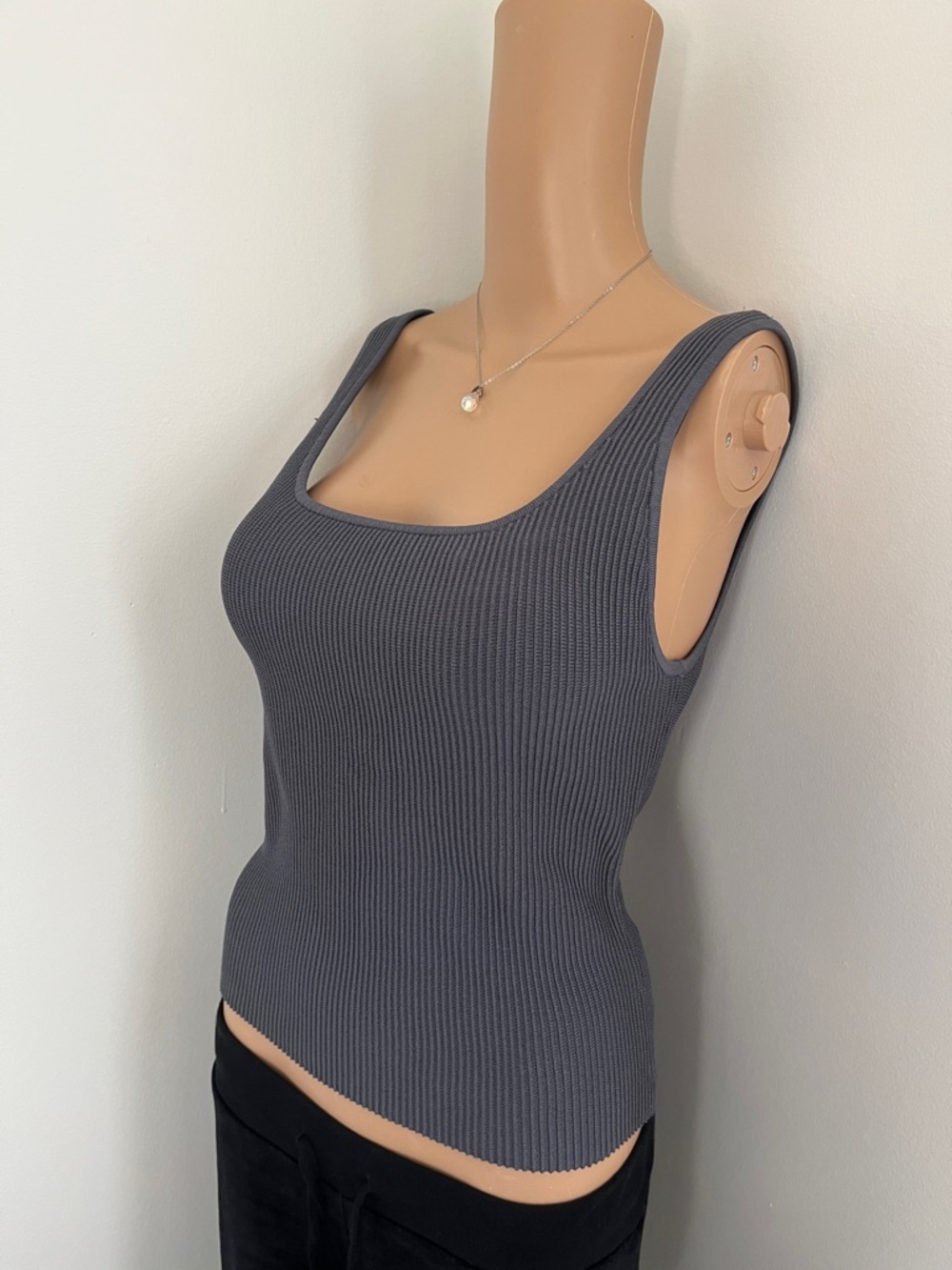 Ribbed Scoop Neck Tank Top - Charcoal Gray